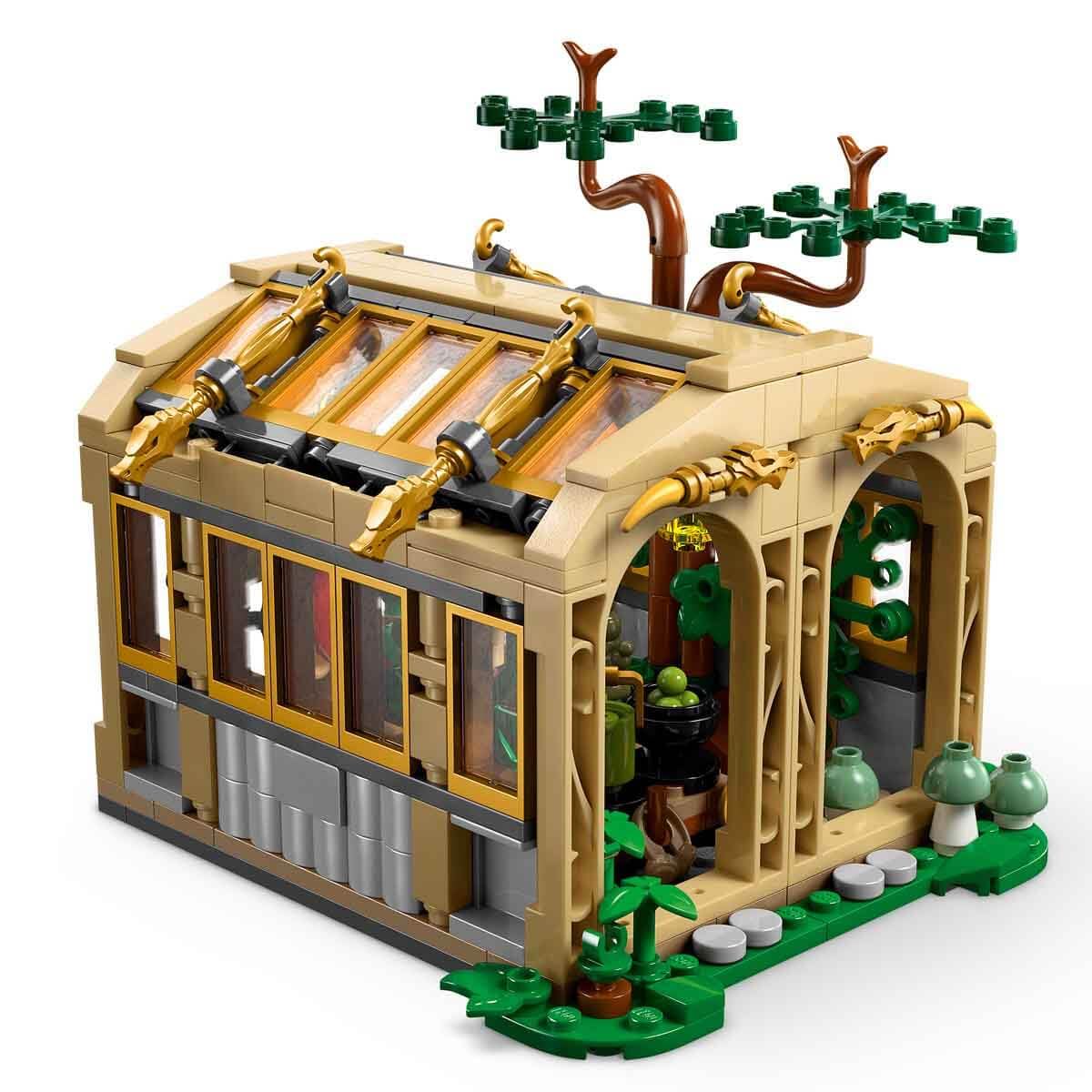 LEGO 76445 Harry Potter Hogwarts Castle : Herbology Class Set with Neville Longbottom, Hermione Granger & Prof. Sprout Minifigures - incl. 3 Mandrake Toy Plants