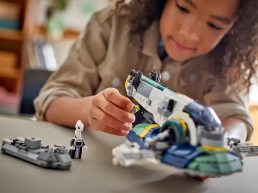 LEGO Star Wars 75433 Jango Fett's Starship - Play & Display Toy with Rotating Wings & 3 Minifigures incl. Boba Fett