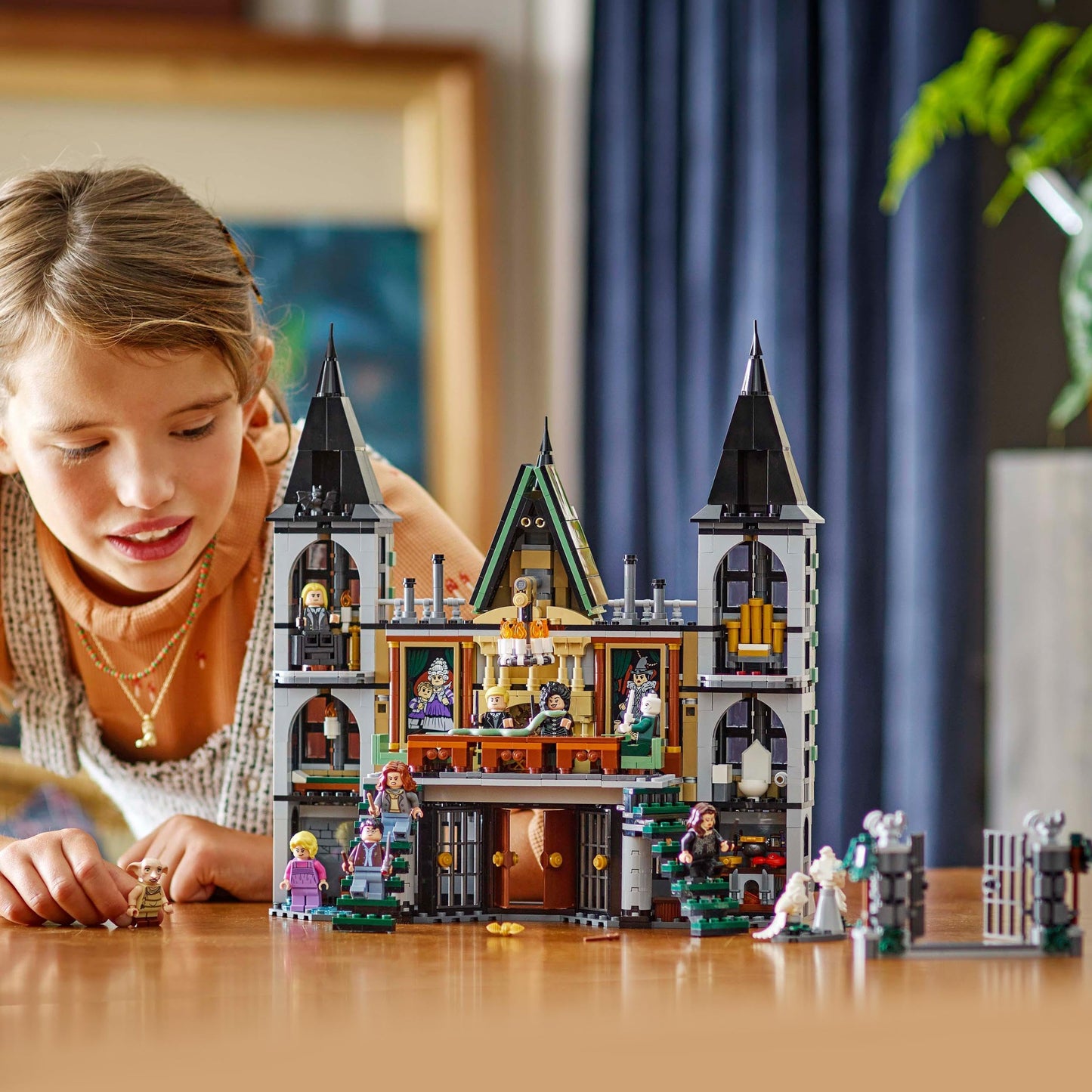 LEGO 76453 Harry Potter Malfoy Manor Set, Collectible Building Toy for Kids, Features 9 Character Minifigures Including Dobby