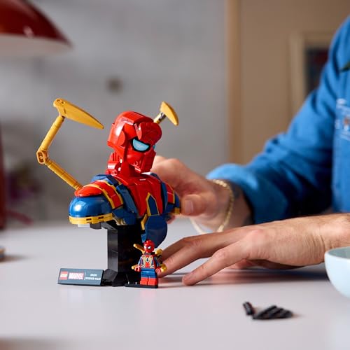 LEGO 76326 Marvel Iron Spider-Man Bust incl. 2 Movable Arms, a Rotating Head & a Super Hero Minifigure