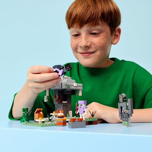 LEGO 21586 Minecraft The Pale Garden Toy - Miniature Biome with Creaking Minifigure & Mothman, Creeper & Skeleton Mobs Figures