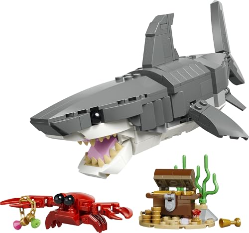 LEGO 31381 Creator 3in1 Fierce Shark with a Treasure Chest - Sea Animal Figure Transforms into an Anglerfish or Manta Ray
