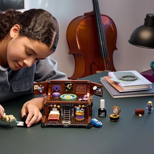 LEGO 76785 Wednesday Thing's Apartment with an Enid Mini Doll and Thing Figure plus Accessories