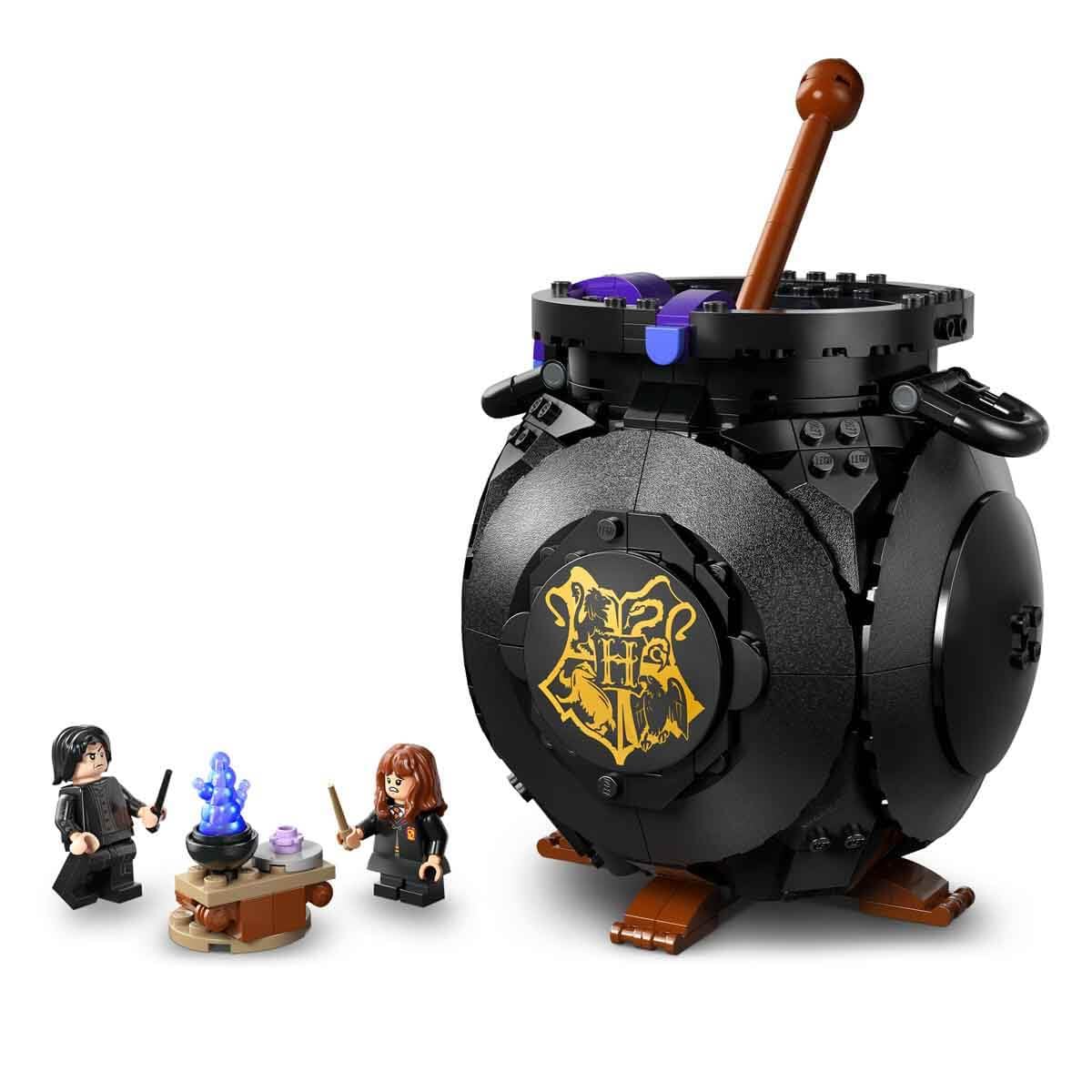 LEGO 76464 Harry Potter Cauldron : Secret Potions Classroom with Collectible Patronus & Hermione & Snape Minifigures