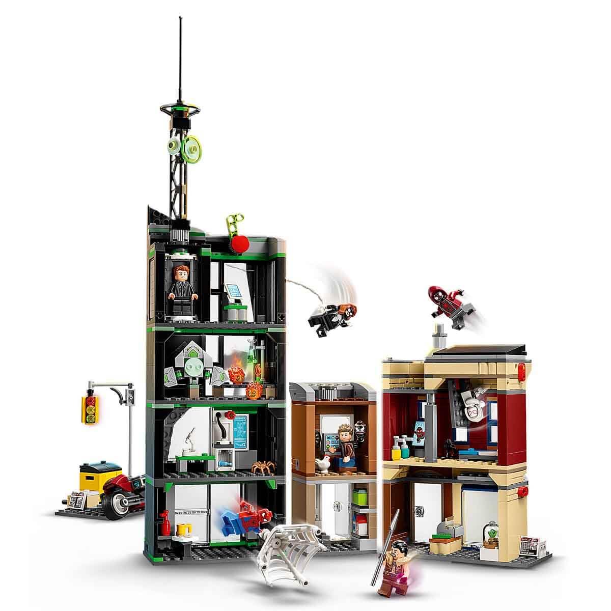 LEGO 76324 Marvel Spider-Man vs. Oscorp with a Motorbike, 8 Minifigures incl. Miles Morales & Green Goblin