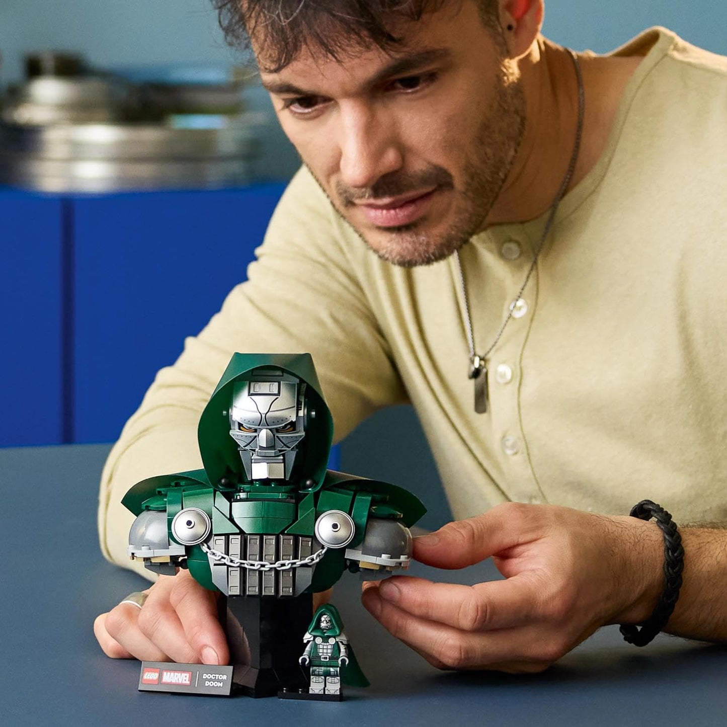 LEGO 76345 Marvel Doctor Doom Bust - Display Model Kit for Adults incl. Collectible Minifigure & Nameplate