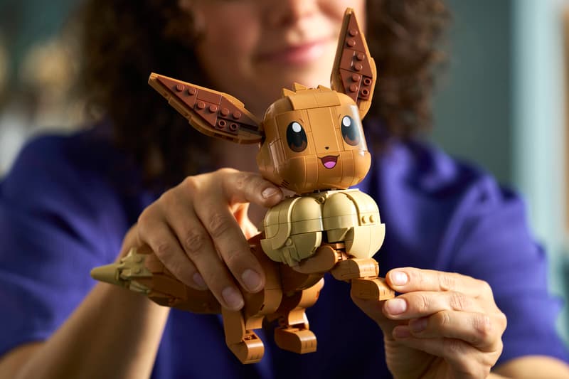LEGO 72151 Pokémon Eevee Figure - Anime Model Kit with Posable Limbs, Ears & Tail