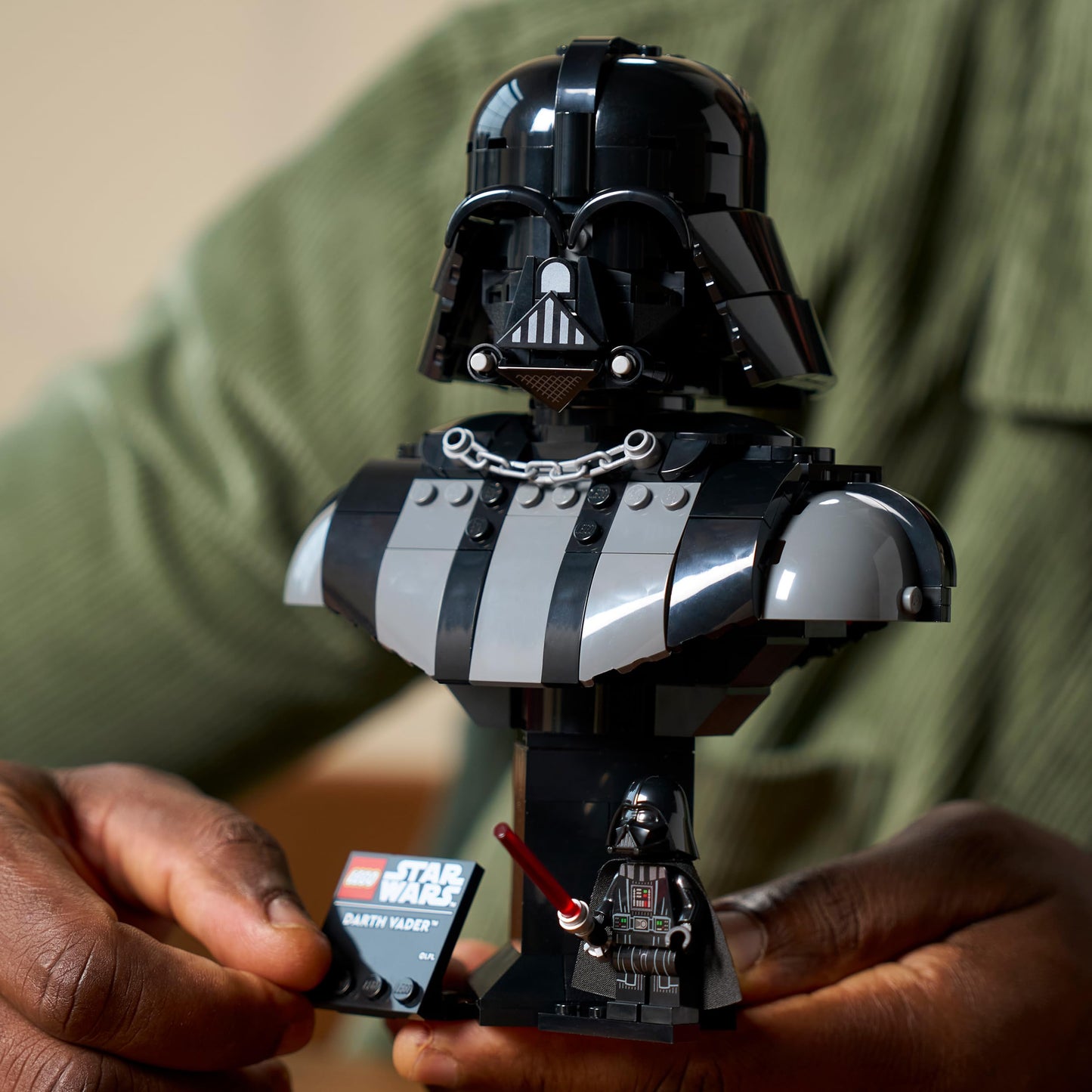 LEGO 75439 Star Wars Darth Vader Bust - Display Model Kit for Adults incl. Collectible Sith Minifigure with Red Lightsaber