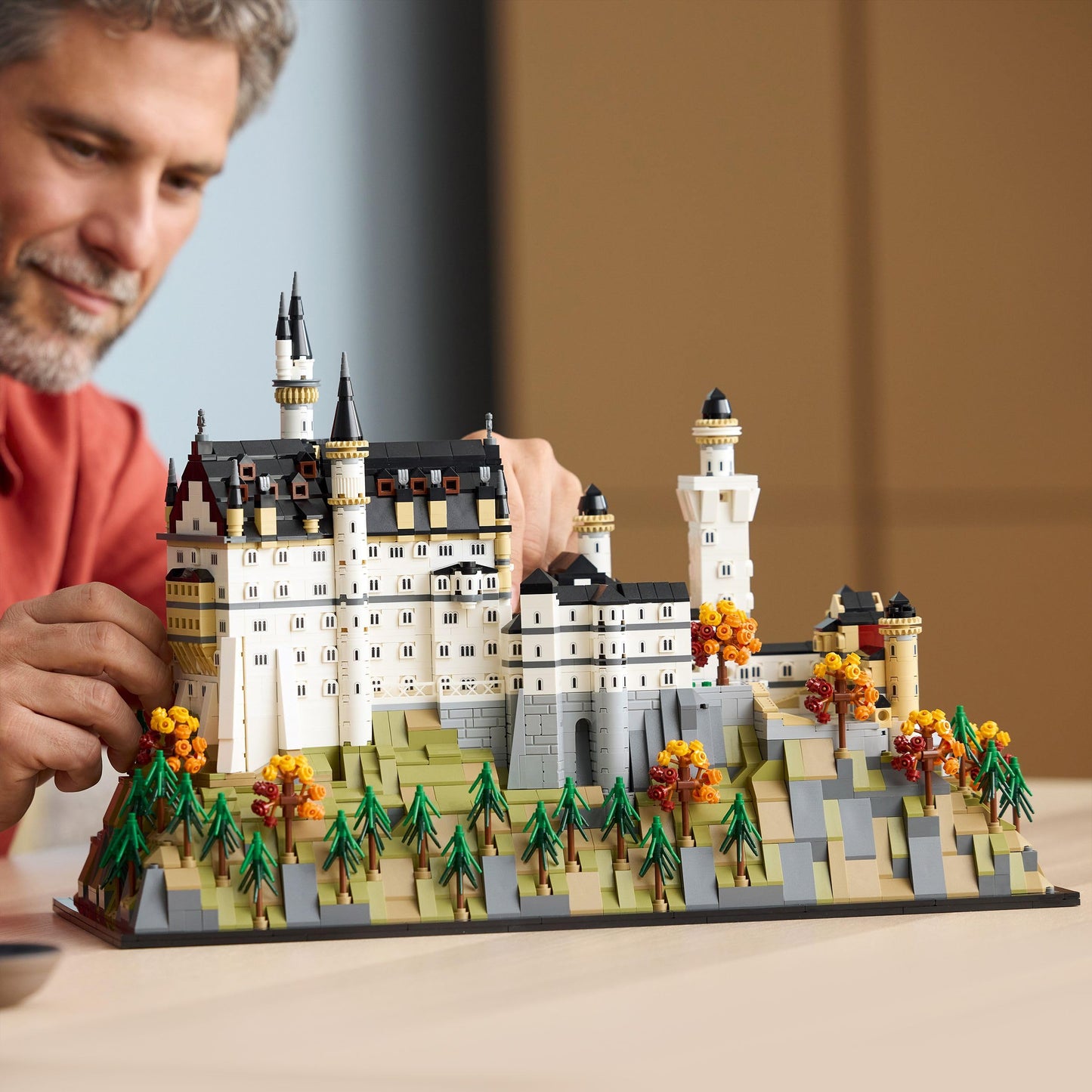 LEGO 21063 Architecture Neuschwanstein Castle - incl. Towers, Courtyards & a Detailed Interior