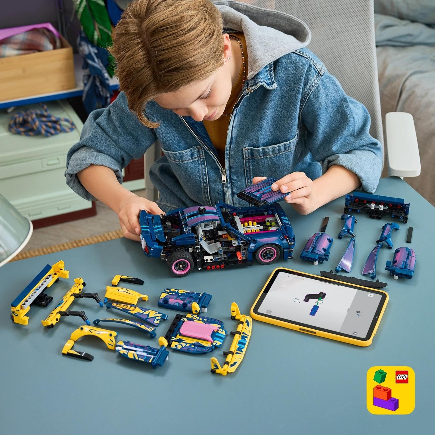 LEGO 42236 Technic Custom Garage Ford Mustang GT Car Toy - Model Kit with V8 Engine, HOG Steering & Swappable Body Parts