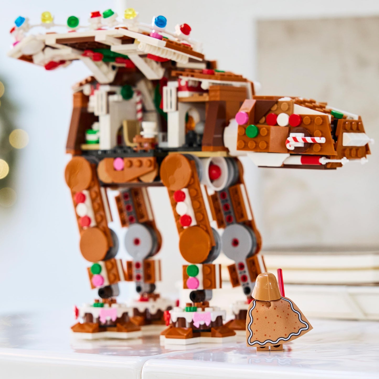 LEGO 40806 Star Wars Gingerbread AT-AT Walker incl. Darth Vader Minifigure with Lightsaber
