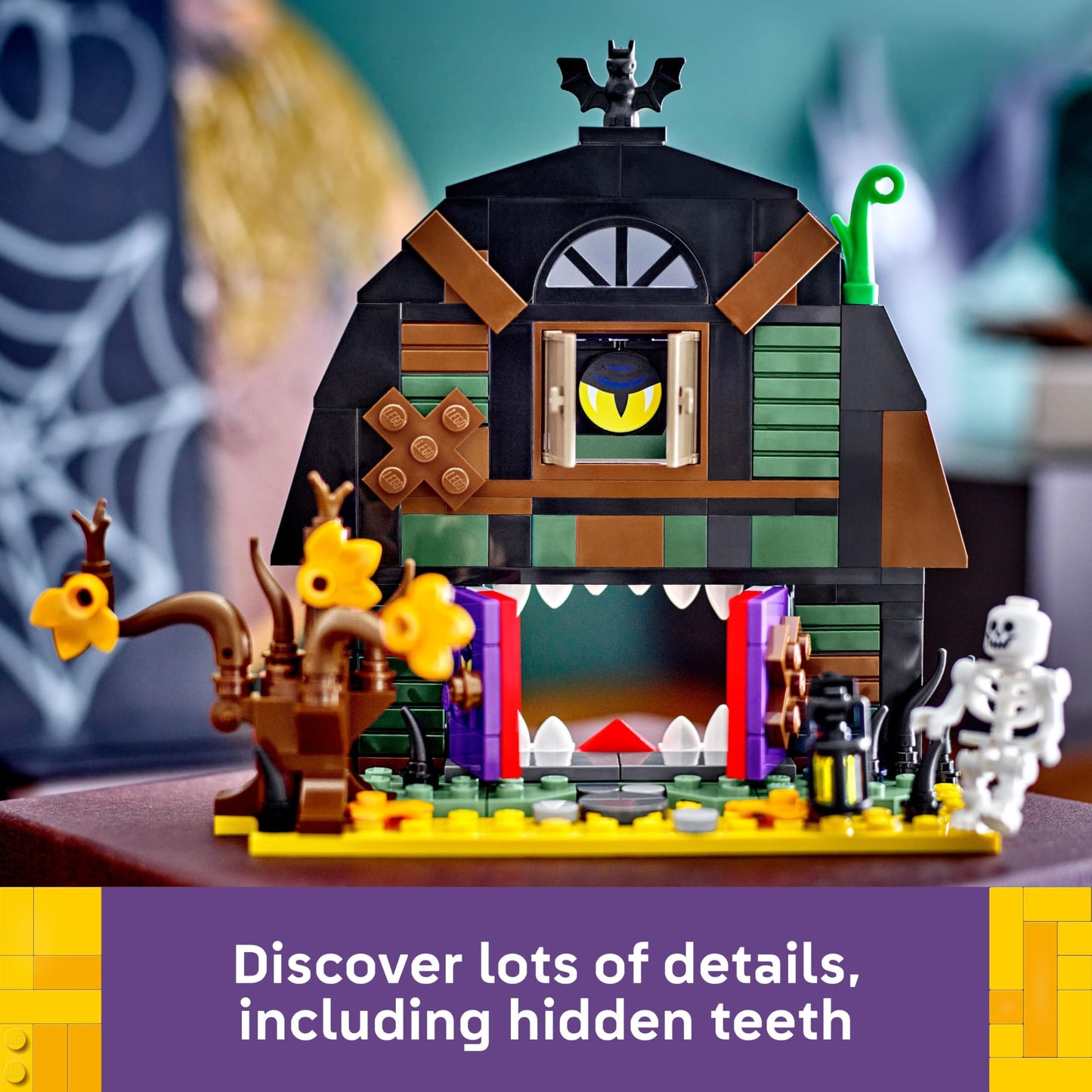 LEGO 40721 Halloween Barn with a Skeleton Minifigure and Spooky Accessories incl. a Bat & Lamps