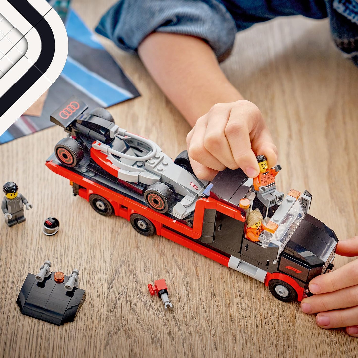 LEGO 60493 City F1 Display Truck with Audi F1 Race Car Toy - Model Kit with 3 Minifigures & Vehicle Lifting Function