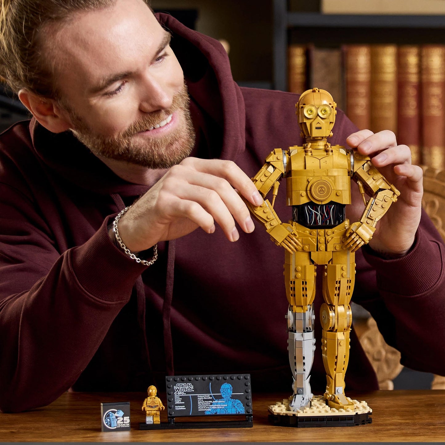 LEGO 75398 Star Wars C-3PO Droid Figure Building Set, Collectible Model Kit for Adults to Build with Character Minifigure and Display Stand