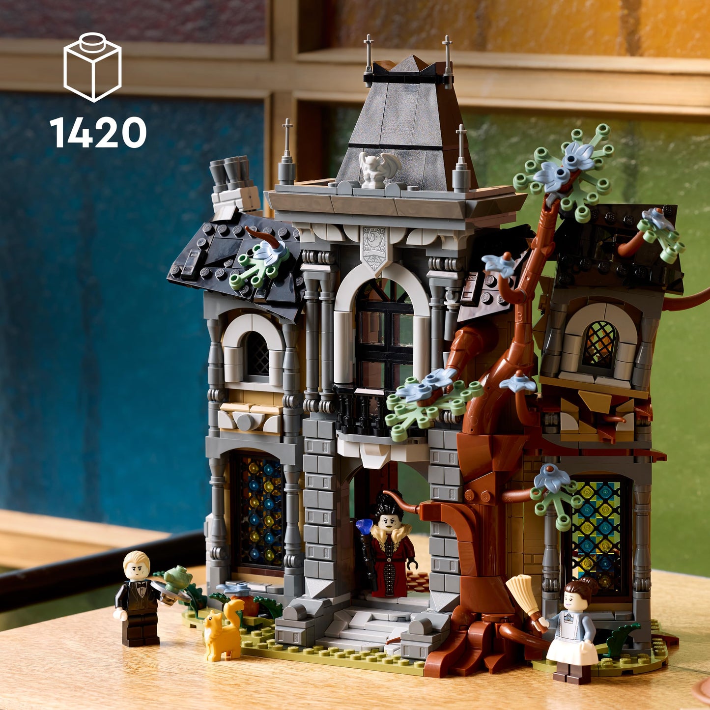 LEGO 11383 Icons Mayor Manor with Gothic Interior & 3 Glow-in-the-Dark Minifigures