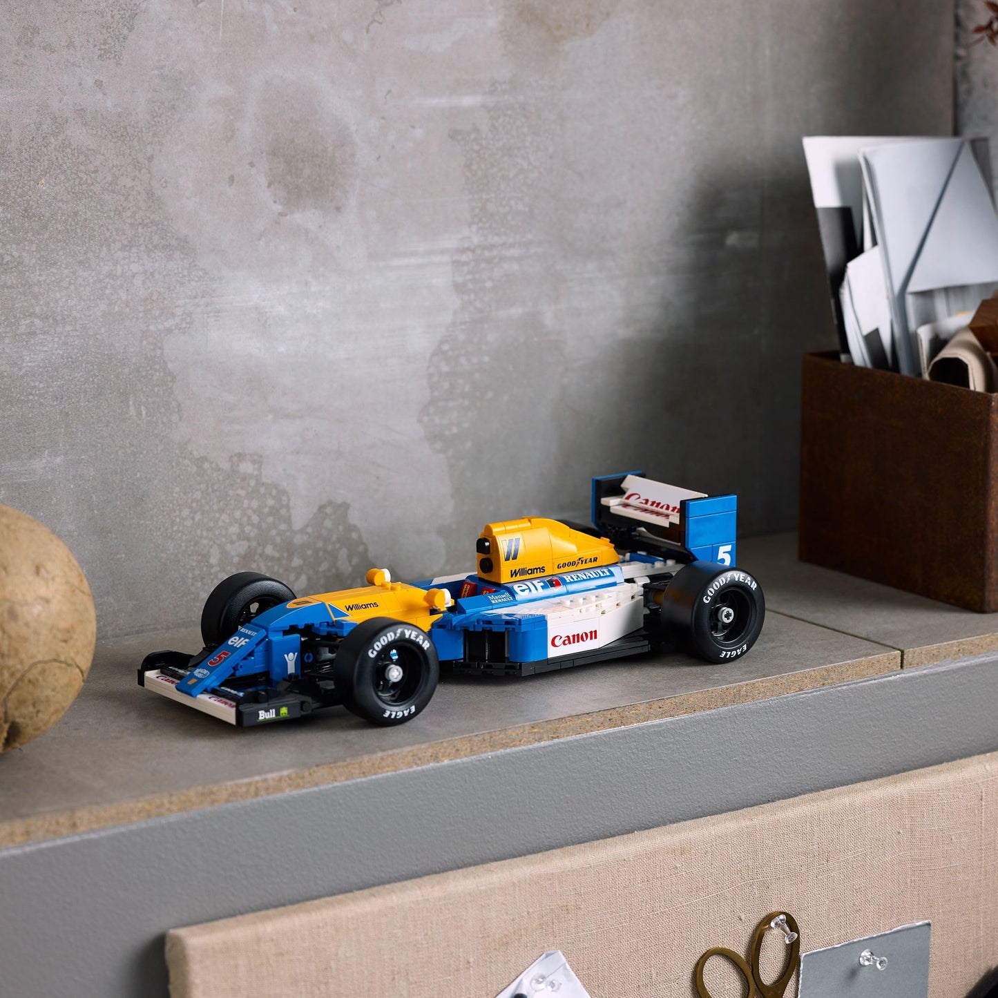 LEGO 10353 Icons Williams Racing FW14B & Nigel Mansell - F1 Car Model Set