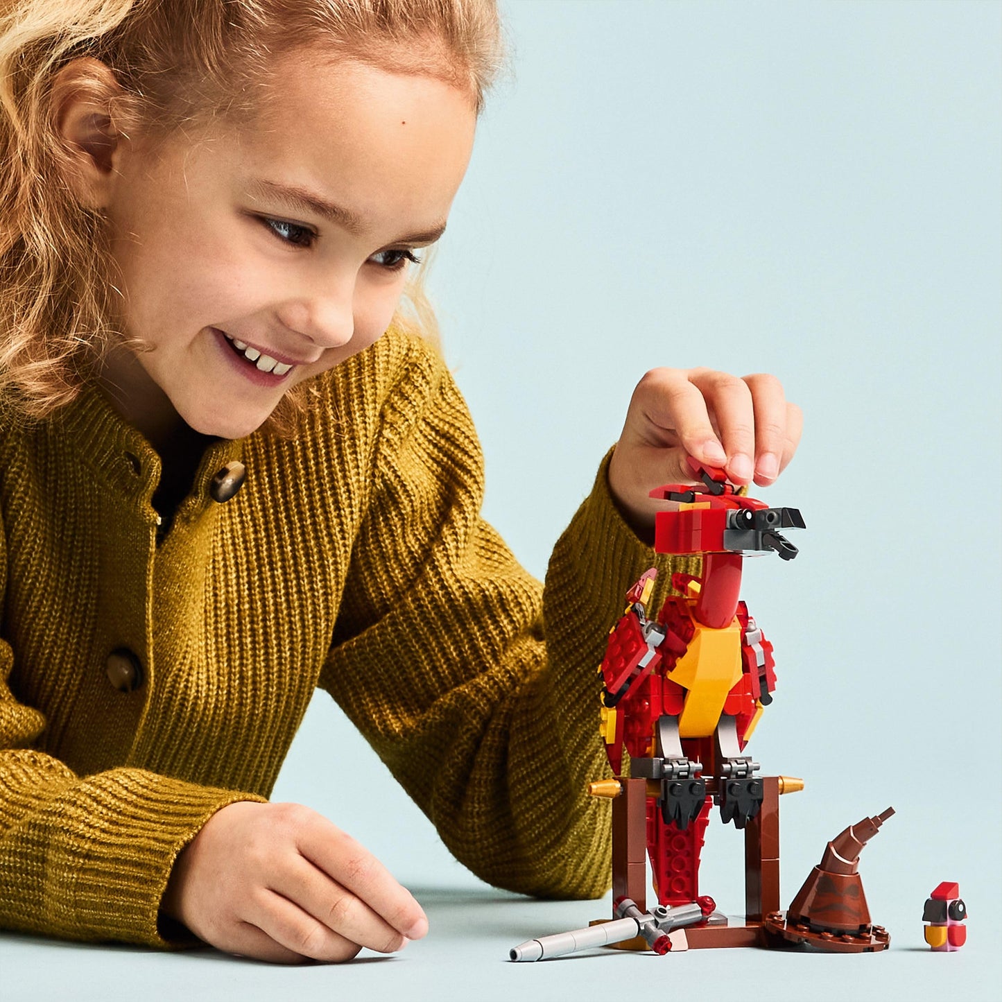 LEGO 76448 Harry Potter Fawkes : Dumbledore’s Phoenix - Incl. Sorting Hat & Sword of Gryffindor