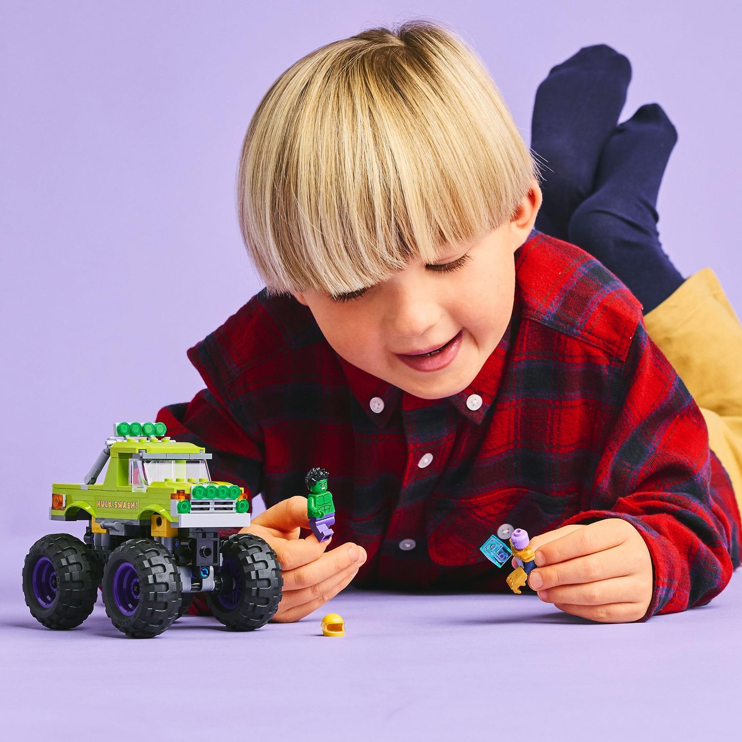 LEGO 76312 Marvel The Hulk Truck vs. Thanos with a Monster Truck plus 2 Minifigures & Accessories incl. an Infinity Gauntlet