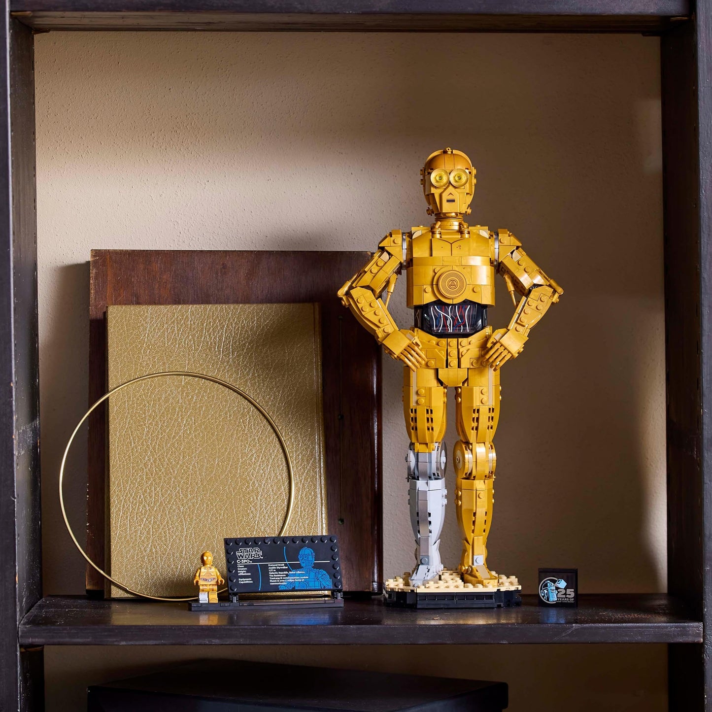 LEGO 75398 Star Wars C-3PO Droid Figure Building Set, Collectible Model Kit for Adults to Build with Character Minifigure and Display Stand